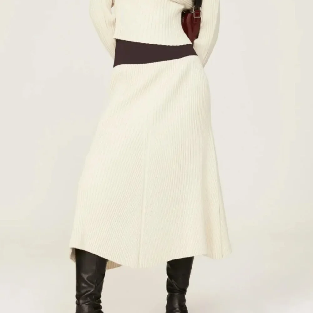 Tory Burch Cream Ribbed Maxi Skirt with Black Waistband